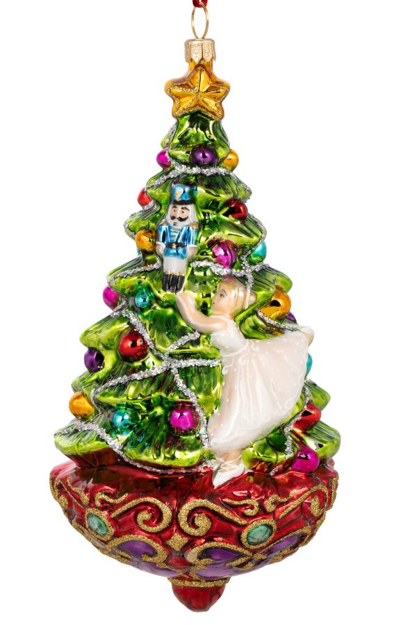 Мари со щелкунчиком